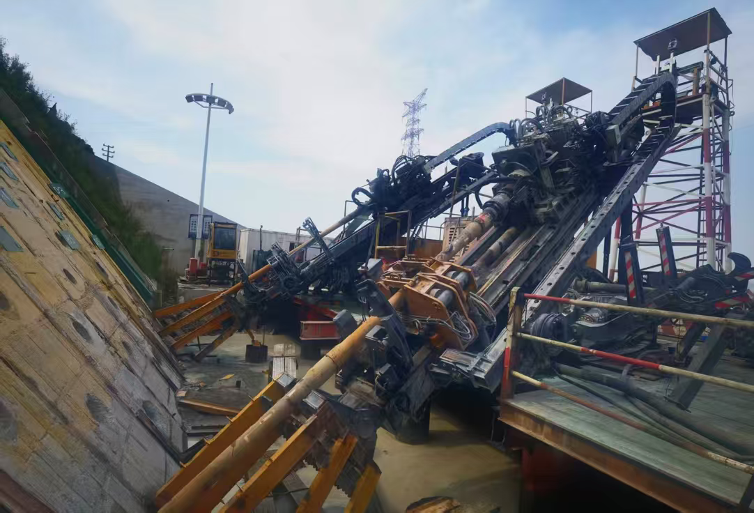 甬舟铁路YZSG-4工区5‰精度岩锚孔施工
